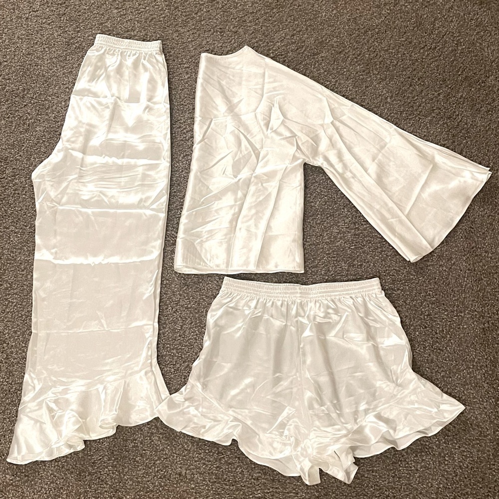 Women’s XS/Small White 3 Piece Sleep Set